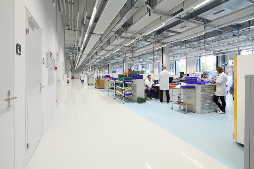 FISBA Produktionsgebäude Innenaufnahme